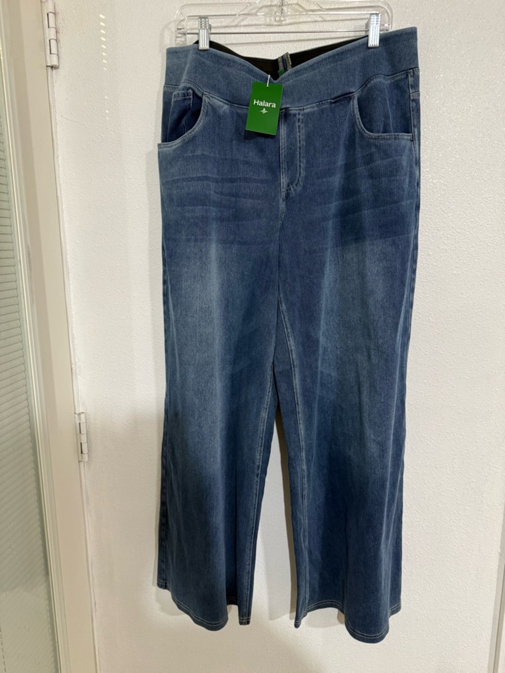 Halara 1X Women’s Wide Leg Pull-On Jeans - Navy NWT - Picture 2 of 6